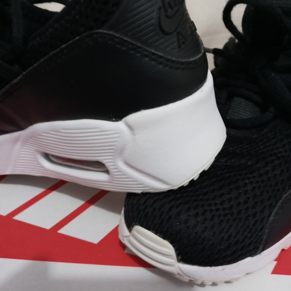 Hot Flame Black Nike Air Max 90 EZ - 4Y - Picture 5 of 6